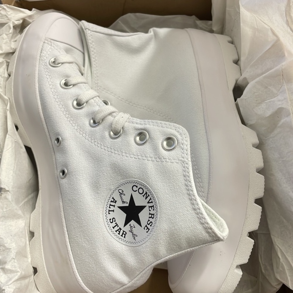 NEW Converse Chuck Taylor All Star Lugged in White Platform Womens 8